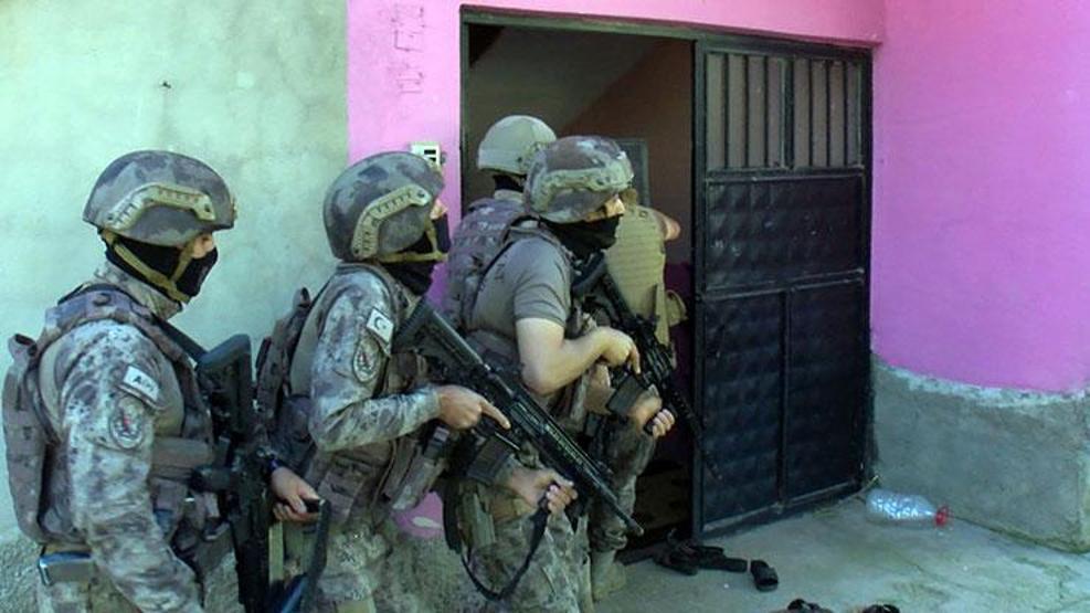 Zehir tacirlerine şafak operasyonu Şifreleri çözüldü: Metin abi, Erol abi