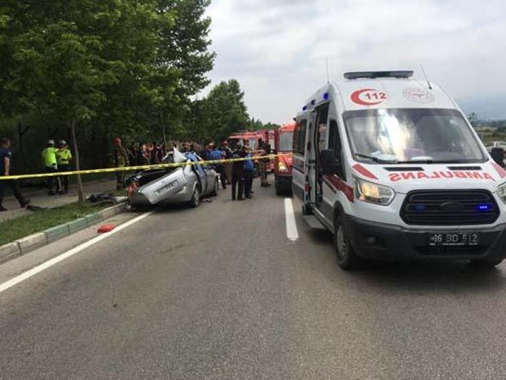 Bursada feci kaza Beton mikseri, otomobilin üzerine devrildi: 4 ölü