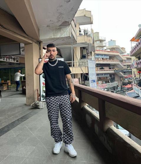 Uzi konseri yarıda kesti