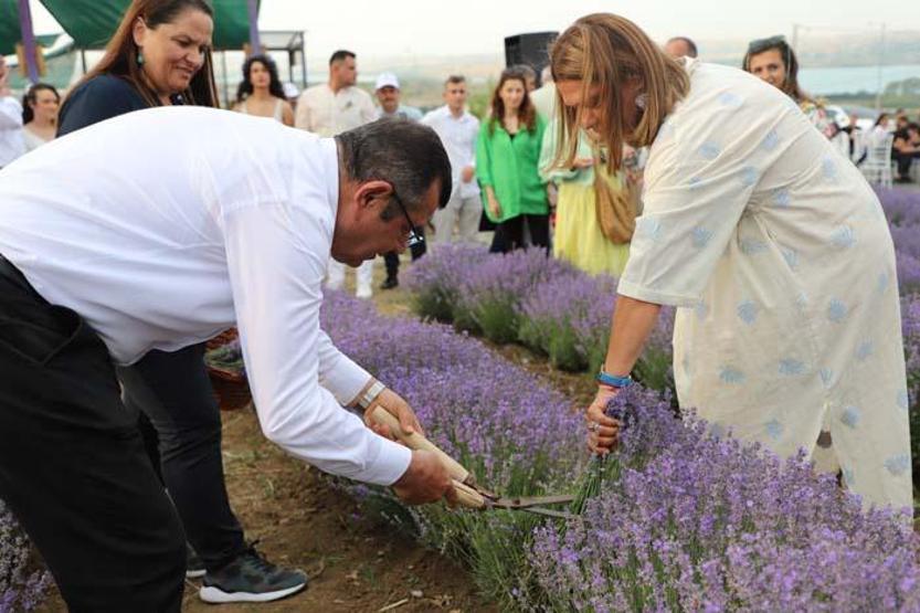 Ezgi ve Gökçen 4’üncü Lavanta Hasat Şenliği’nde evlendi