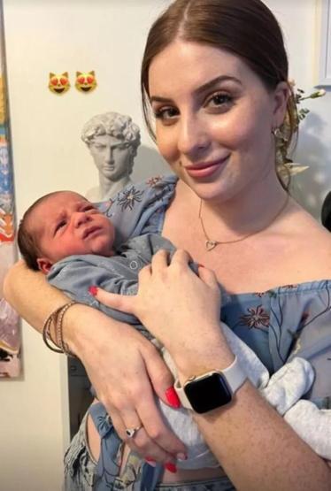 Zeynep Özkaya sosyal medyadan duyurdu Teyze oldu