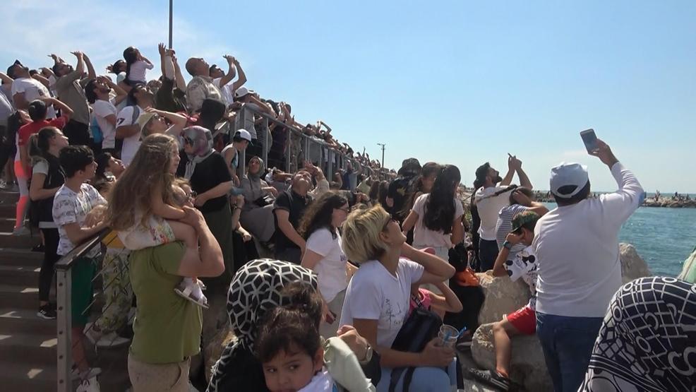 Vatandaşlar hayranlıkla izledi SOLOTÜRK’ten muhteşem gösteri