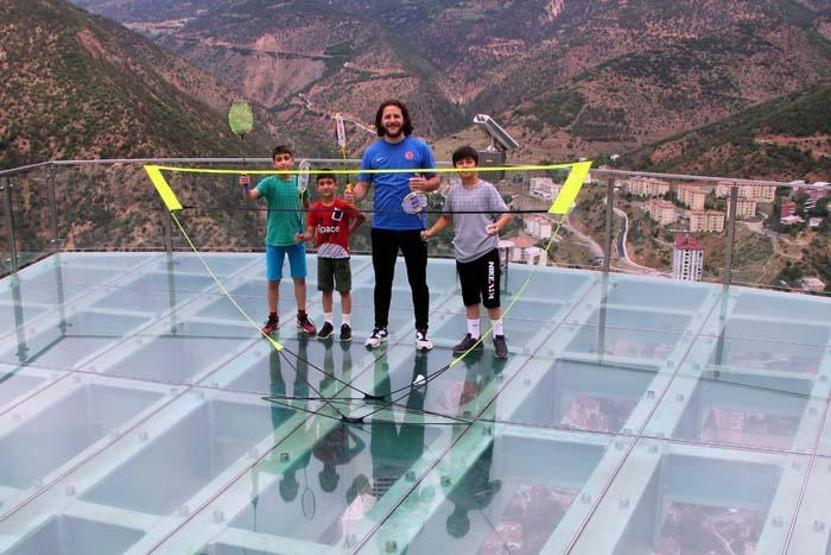 Gümüşhane’de adrenalin dolu badminton antrenmanı