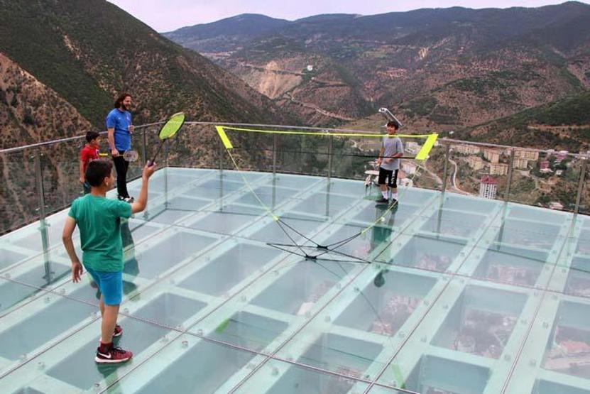 Gümüşhane’de adrenalin dolu badminton antrenmanı