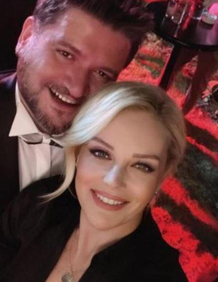 Beste Açar 3 aylık sevgilisi Evren Bölek ile nikah masasına oturdu