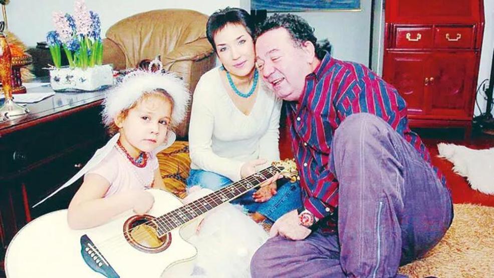 ONSUZ 10 YIL… TÜRK POP MÜZİĞİNİN AŞK DOLU ADAMI KAYAHAN