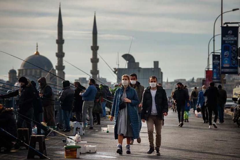 Uzmanı uyardı: “Covid 19 bitmedi, 6. dalga kapıda”