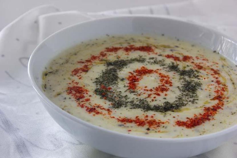 Yazın çorba mı içilir demeyin Sıcaklarda serinletecek 5 soğuk çorba tarifi