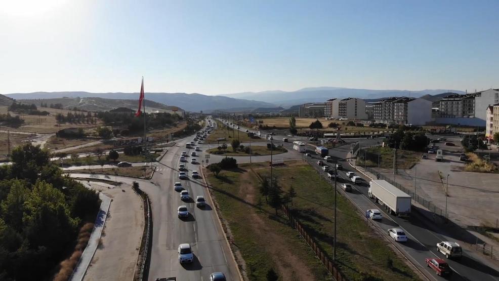 Bayram yolculuğu başladı: 43 ilde trafik yoğunluğu