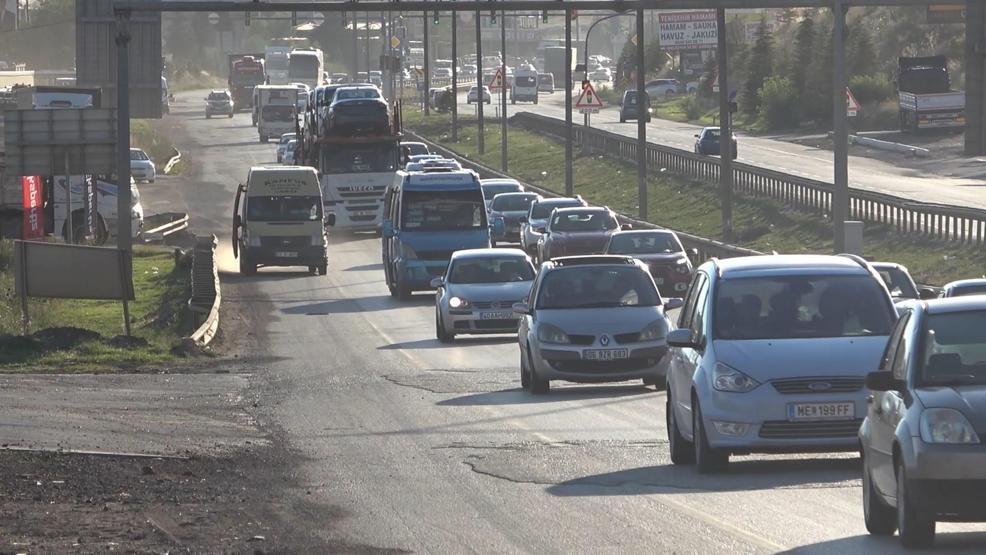 Bayram yolculuğu başladı: 43 ilde trafik yoğunluğu