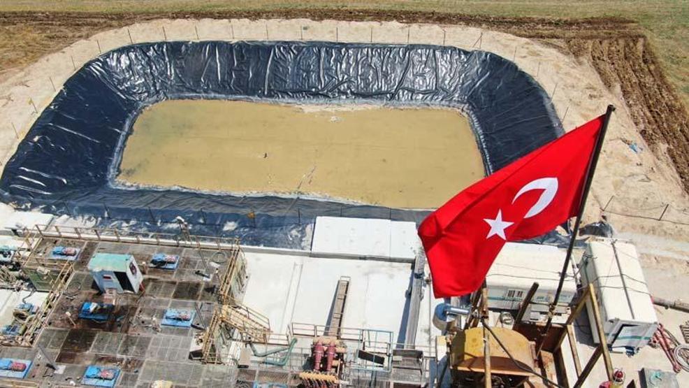 Adanada 358 metrede petrol bulundu Bakan Dönmez yerinde inceledi: Bu bir rekor