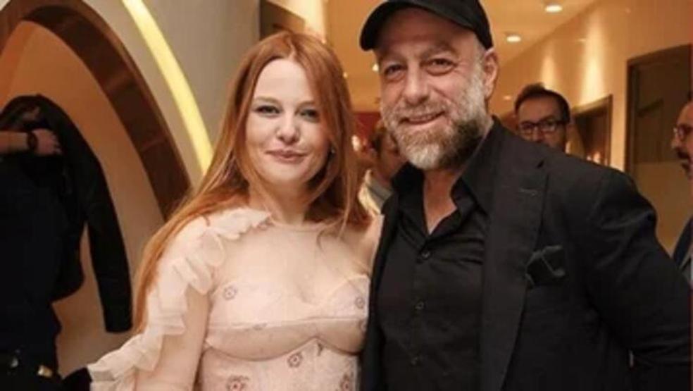 Naz Elmas ve Erol Özmandıracının 3 yıllık evliliği 10 dakikada bitti