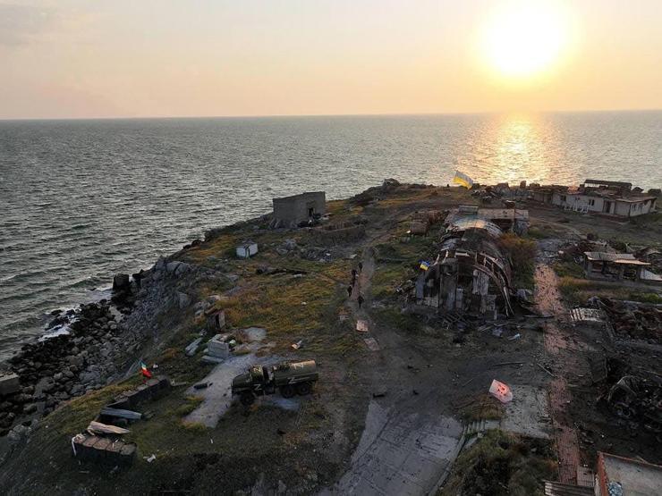 Yılan Adası mücadelesi: Ukrayna bayrak çekti, Ruslar vurduk dedi