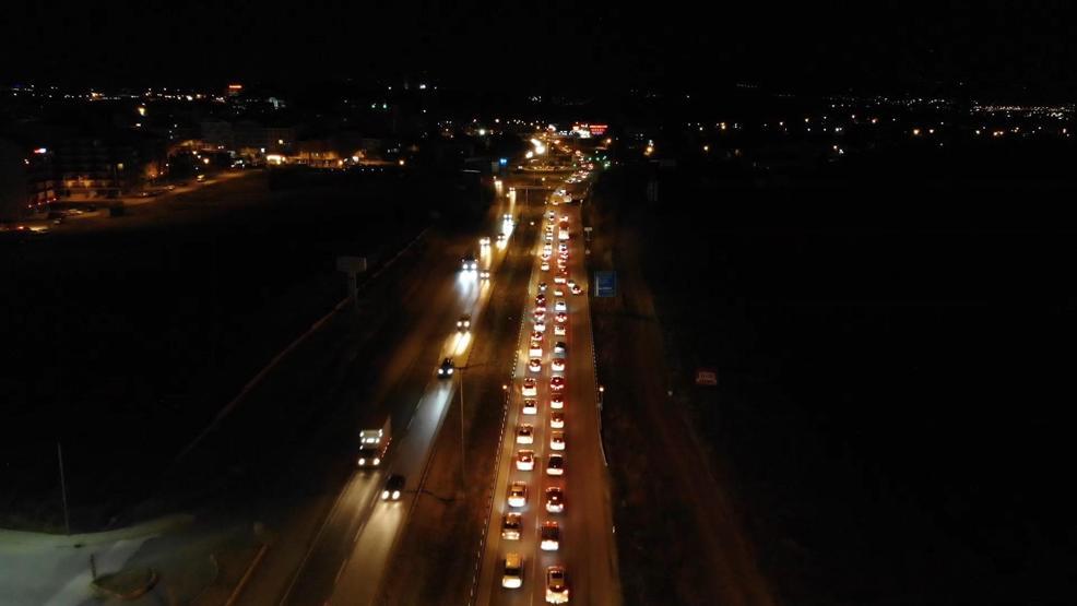 43 ilin geçiş güzergahında trafik yoğunluğu