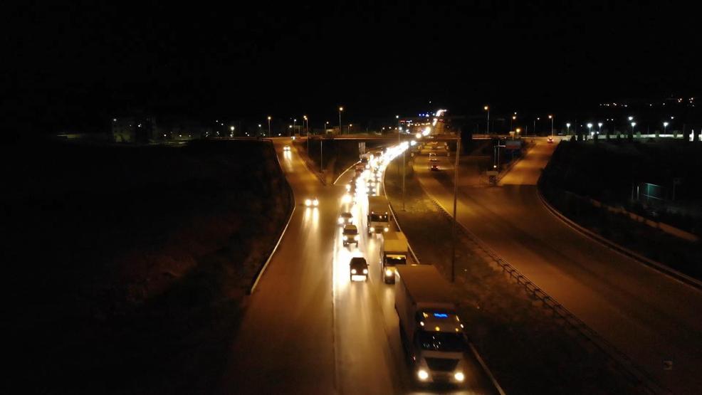 43 ilin geçiş güzergahında trafik yoğunluğu