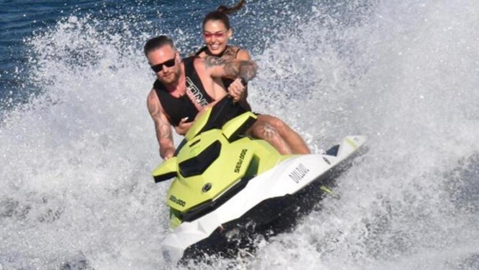 Dilan Çiçek Deniz ve Thor Saevarssondan jet-ski şov