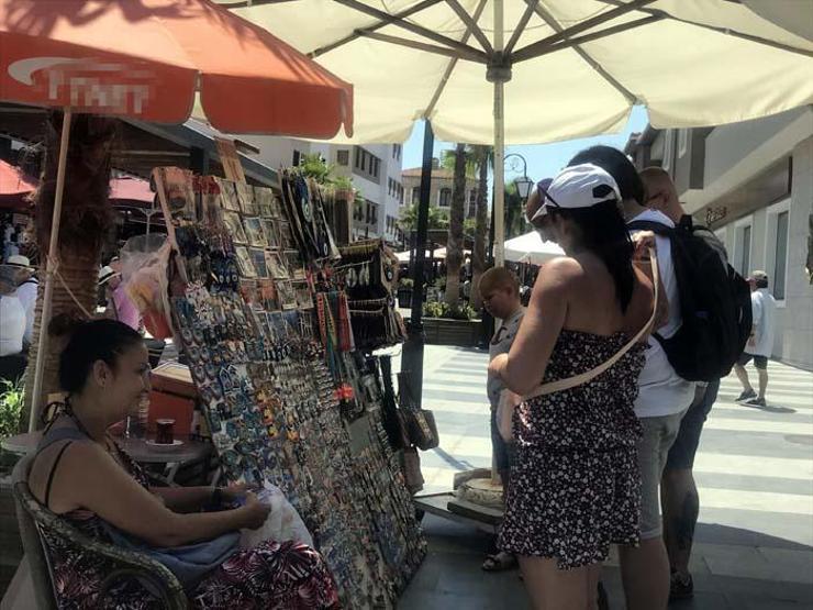 Kuşadasında kruvaziyer hareketliliği; 2 günde 16 bin turist geldi
