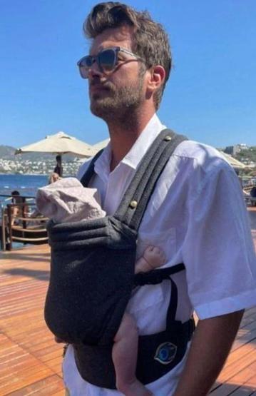 Kıvanç Tatlıtuğ bebeğiyle poz verdi