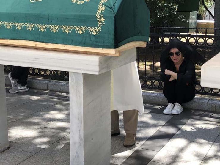 Türkücü Ceylanın ablası toprağa verildi