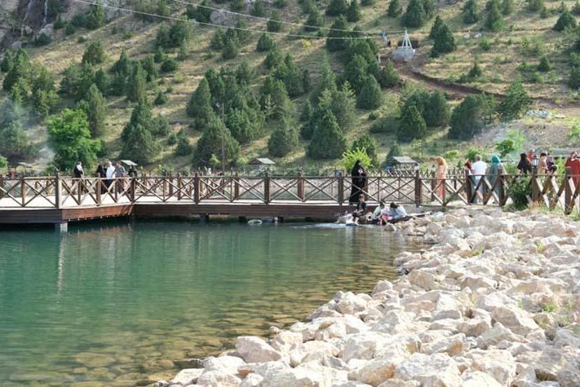 Ergan Dağı, yaz aylarında muhteşem göl manzarasıyla misafirlerini ağırlıyor