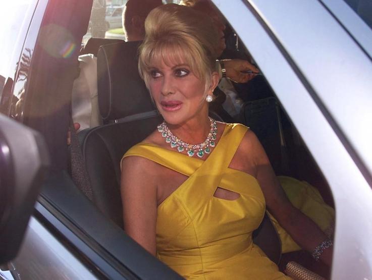 Donald Trumpın eski eşi Ivana Trump hayatını kaybetti