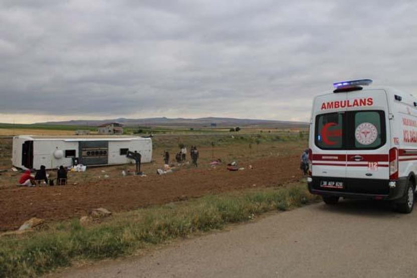 SON DAKİKA: Kayseride otobüs şarampole devrildi Çok sayıda yaralı var...