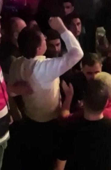 Sibal Can konserinde ortalık karıştı