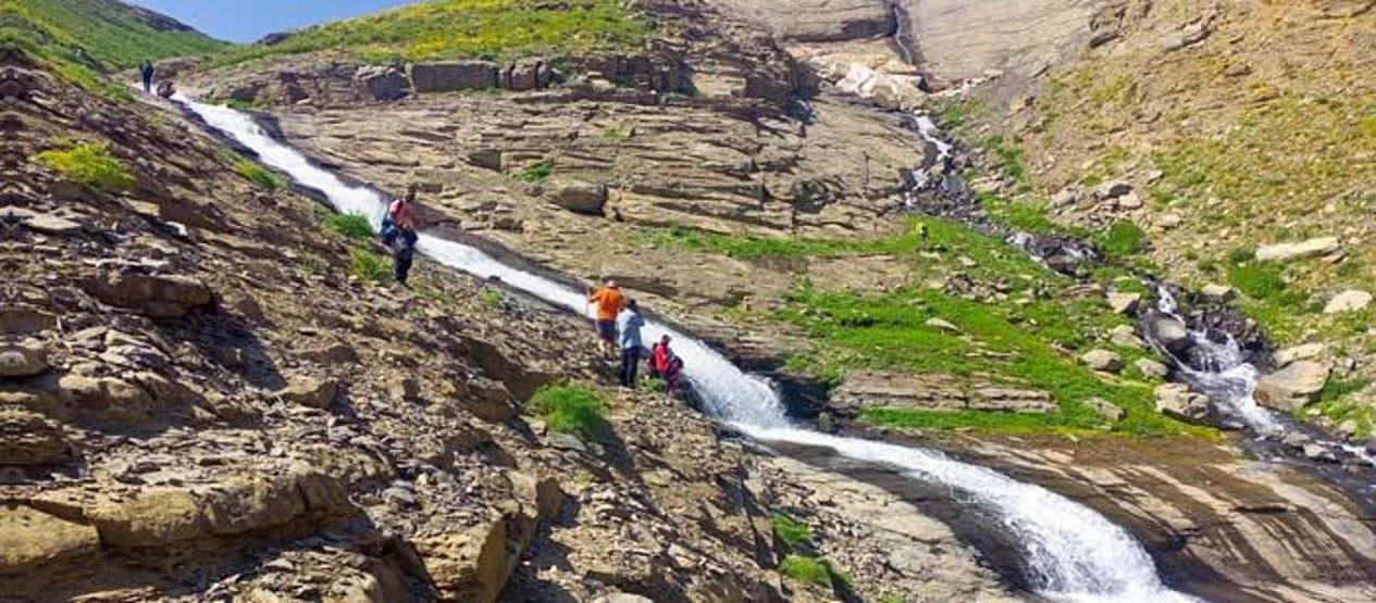 Yüksekova’nın saklı cenneti: Orşe Şelalesi
