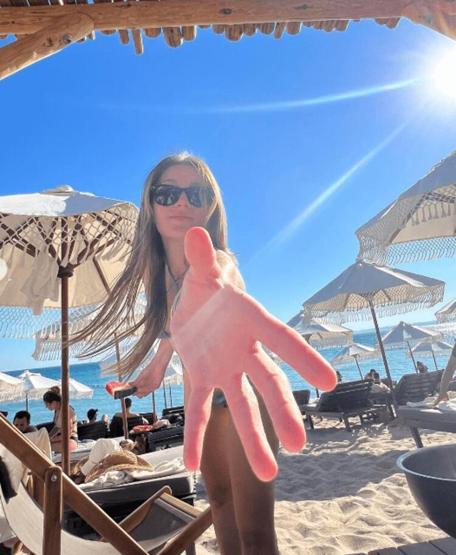 Gizem Karacadan tatil pozları