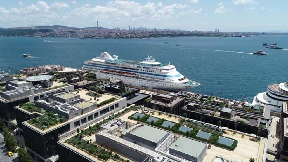 Rusyadan yola çıkan kruvaziyer İstanbulda