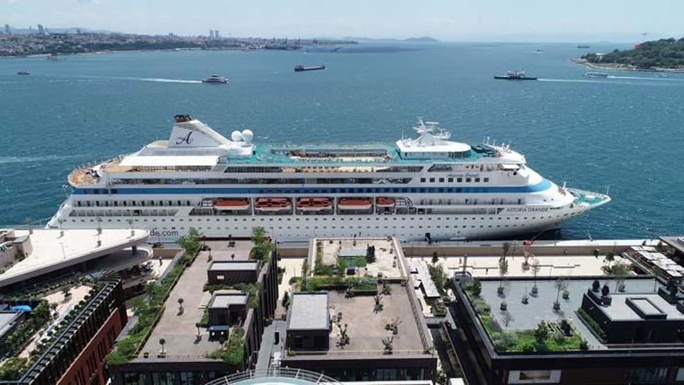 Rusyadan yola çıkan kruvaziyer İstanbulda