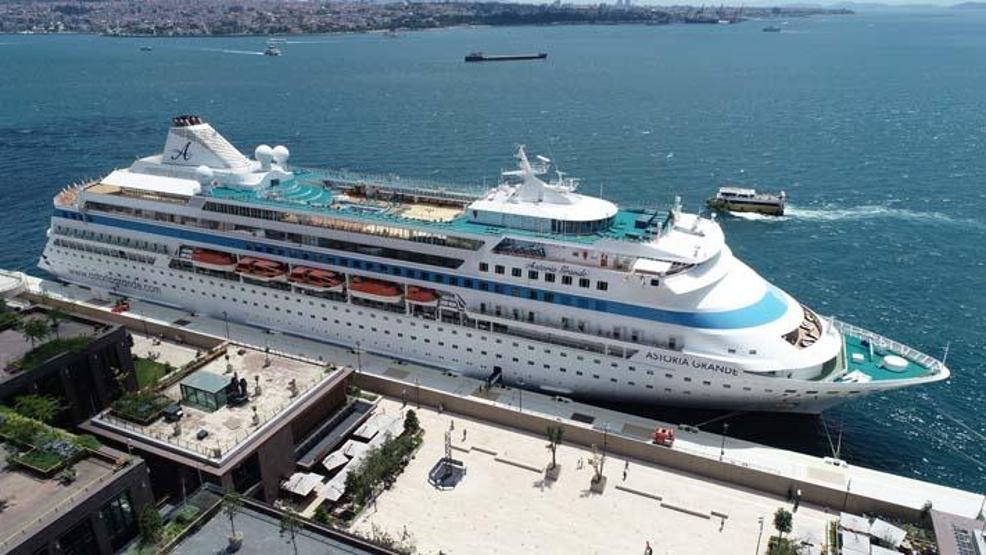 Rusyadan yola çıkan kruvaziyer İstanbulda