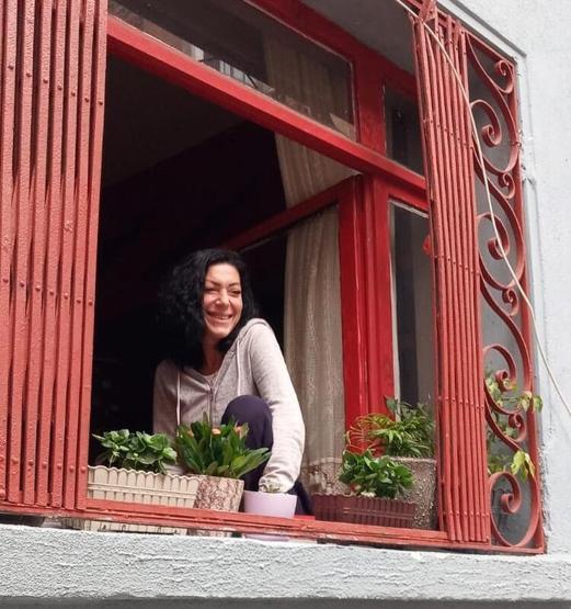 Gülay, İstanbulu terk etti