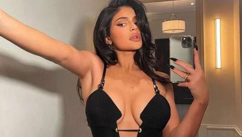 Kylie Jennere jet eleştirisi