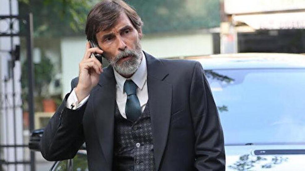 Erdal Beşikçioğlu babasını son yolculuğuna uğurladı