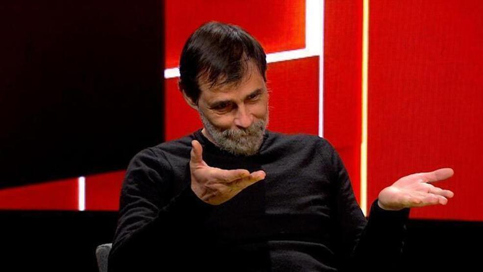 Erdal Beşikçioğlu babasını son yolculuğuna uğurladı
