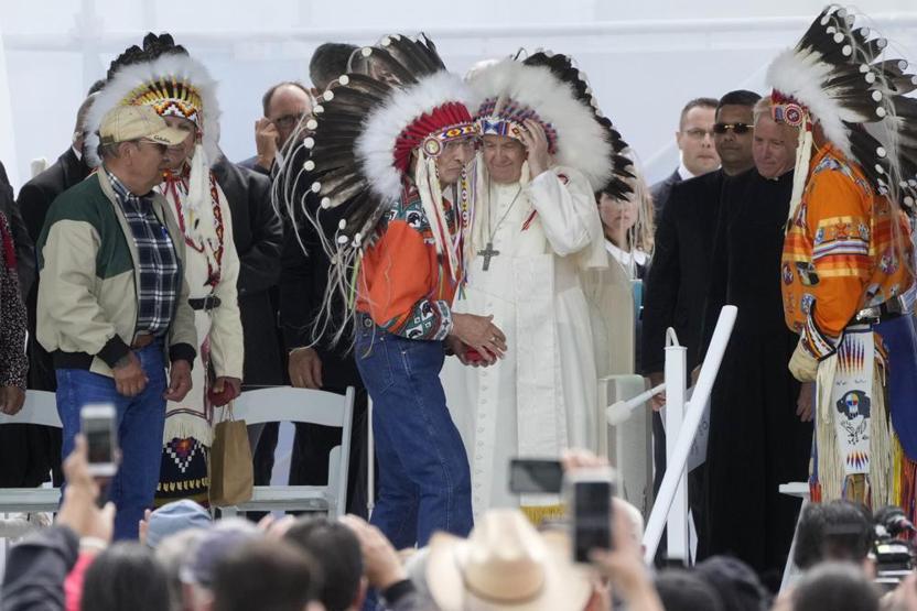 Papa Francis Kanada’da... Yerlilerden özür diledi