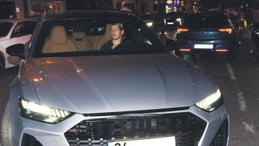 Emre Belözoğlunun garajında servet yatıyor
