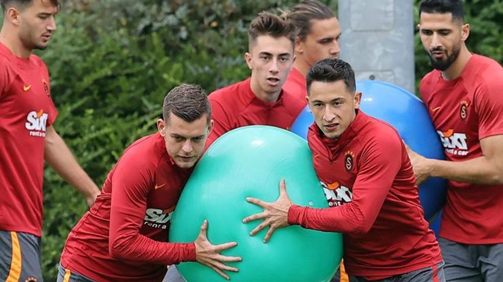 Galatasarayda Luyindama gerçeği 11 ismin bileti kesildi