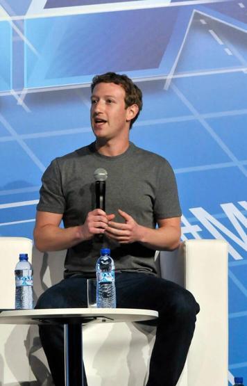 Mark Zuckerberg evini rekor fiyata sattı