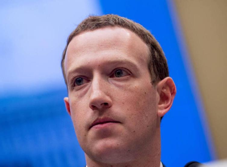 Mark Zuckerberg evini rekor fiyata sattı