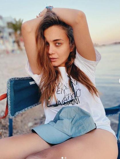 Damla Sönmezden tatil pozları