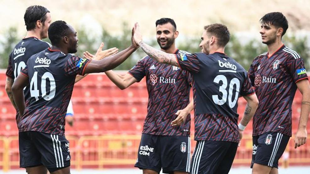 Beşiktaştan Matias Vargas çalımı