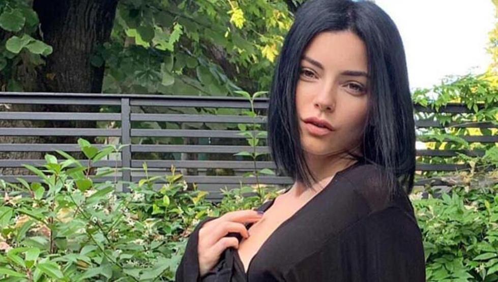 Merve Boluğurdan bikinili tekne pozu