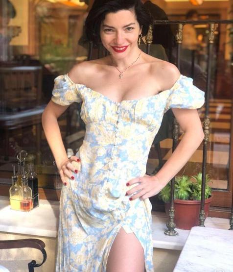 Merve Boluğurdan bikinili tekne pozu