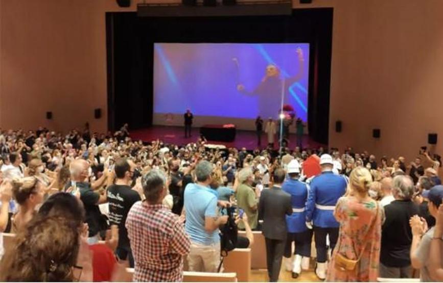 Usta sanatçı İlhan İrem son yolculuğuna uğurlandı Vasiyeti yerine getirildi