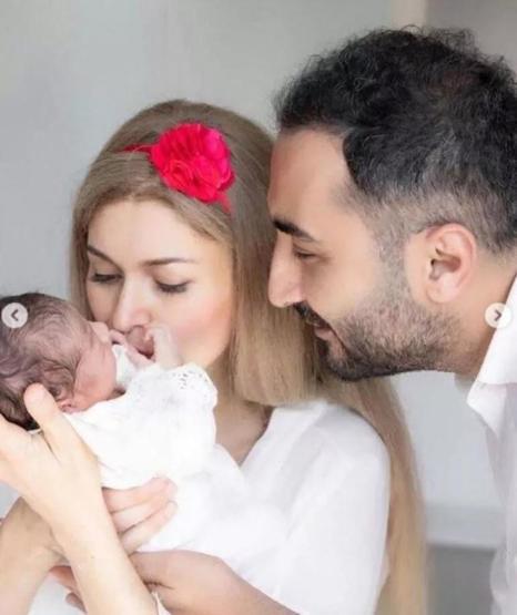 Onur Buldu eşiyle bebeğini paylaştı: Sevgilim bütün cefayı çekse de...