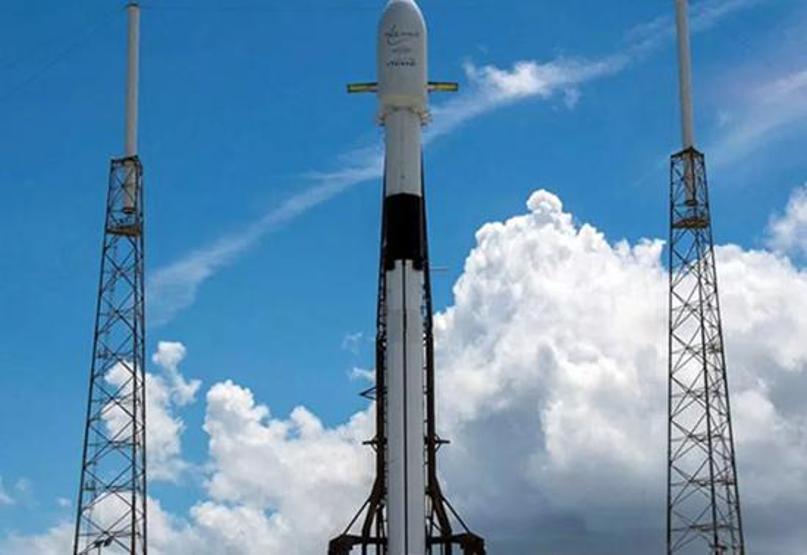 Elon Musk uzaya neden binlerce uydu gönderiyor