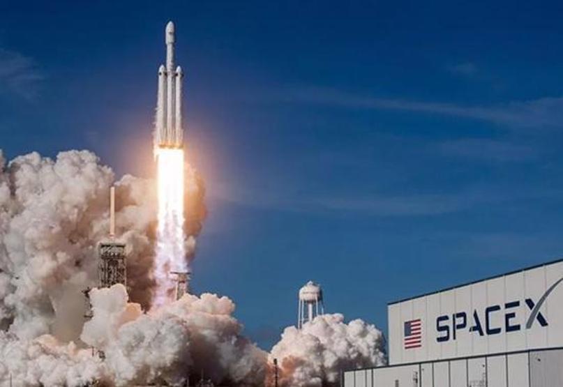 Elon Musk uzaya neden binlerce uydu gönderiyor