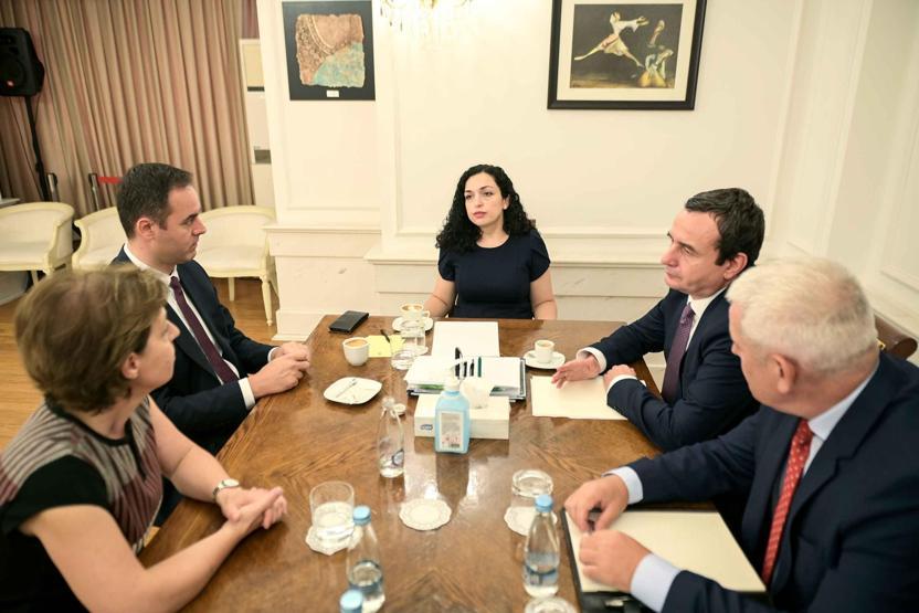 Kosova-Sırbistan geriliminde son durum: Barikatlar kaldırılıyor